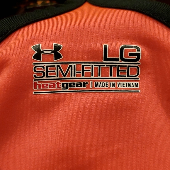 UNDER ARMOUR women's size LG semi fitted tank top - Picture 9 of 9